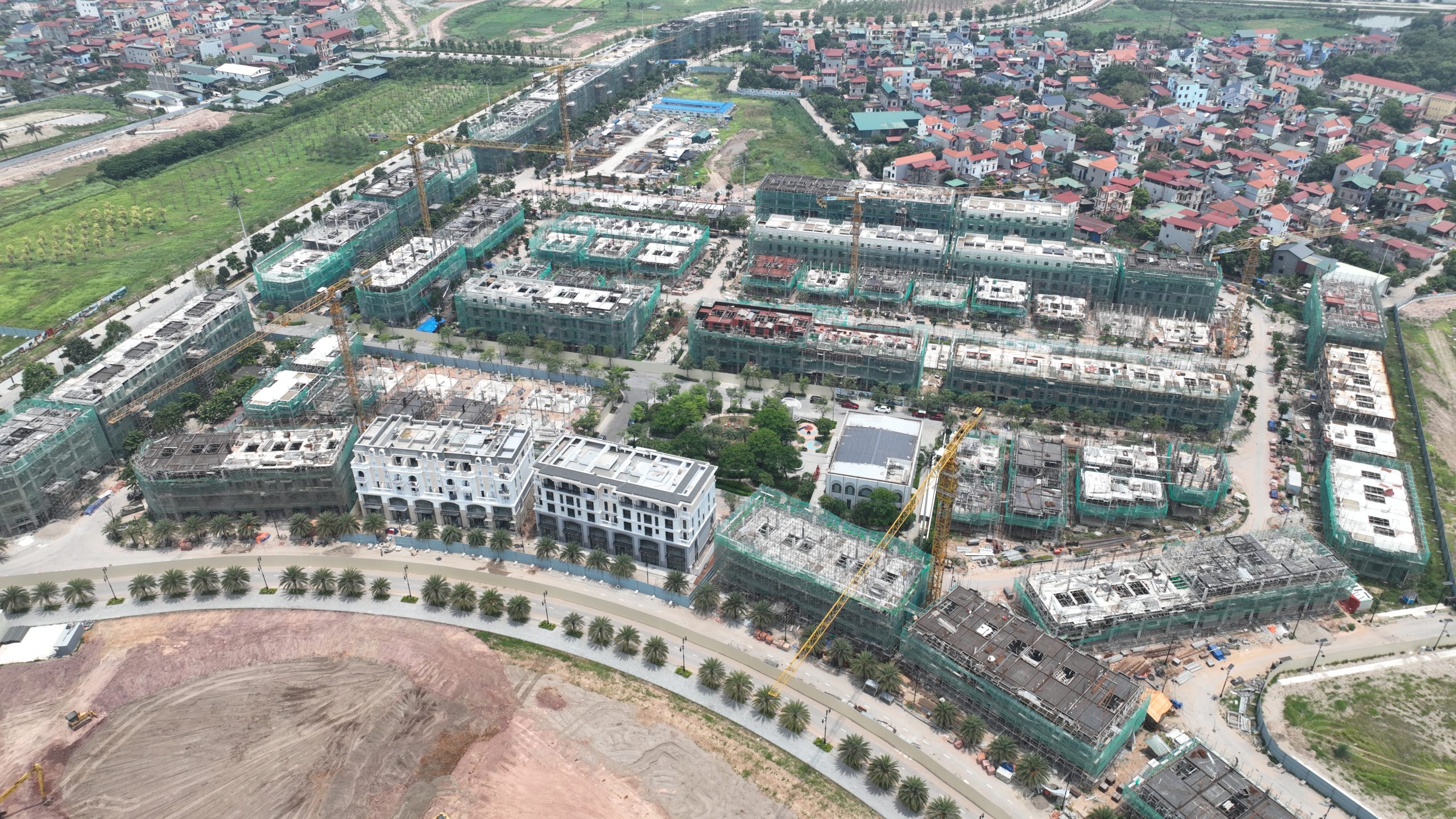 Hiện trạng xây dựng công trình hiện tại của Hồng Hạc City. Zone F1-1 thuộc phân khu Hồng Phát sẽ được bàn giao cuối năm nay.